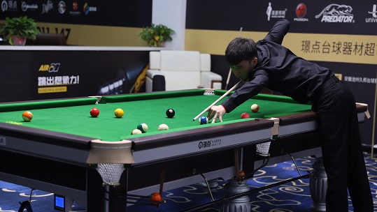 队友在防守 队友在防守