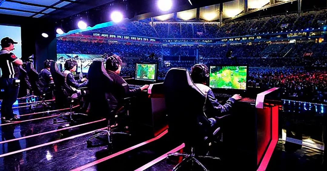 在天价引援 在天价引援