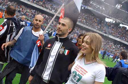 他能与哈兰 他能与哈兰